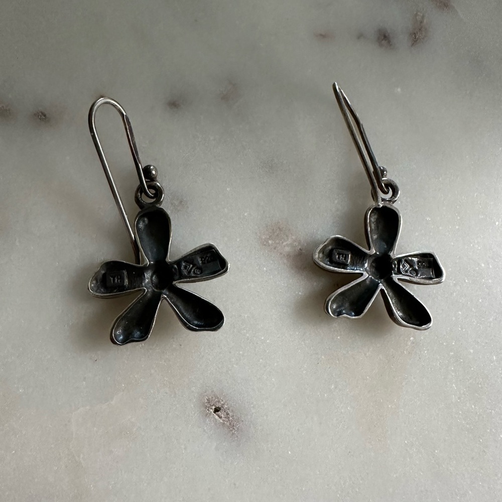 Retired Silpada Sterling Silver Textured Daisy Earrings - Picture 4 of 5